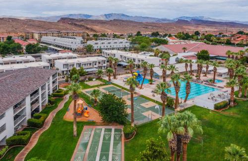 St. George Casa | Las Palmas 1805 Shared Pool and Hot Tub, Great Clubhouse Amenities