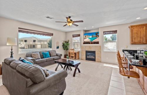 St. George Casa | Las Palmas 1805 Shared Pool and Hot Tub, Great Clubhouse Amenities