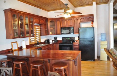 Dixon Cove Casa | Las Palmas Beachfront Villas, Roatan Bay Islands, Honduras