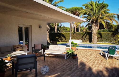 Cabo Roche Chalet De Esquí | Las Palmeras. piscina de 14m, playa a 400m