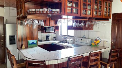 Monterrey Cabina | Las Pavitas Arenal Suites