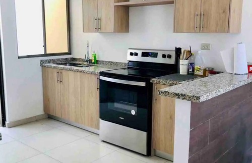 Santa Tecla Casa | Las Pergolas Vacation House 15 min to 🏖& 🏙