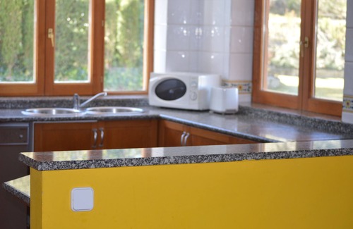 Sevilla la Nueva Chalet De Esquí | Las Siete Encinas, gran chalet a las afueras de Madrid
