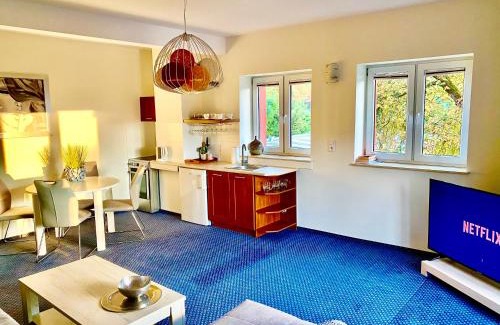 Slupsk Apartamento | LAS SŁUPSKI PREMIUM BUSINESS APARTAMENT NR 7 Wifi Netflix Smart TV50 two bedrooms two extra large double beds up to 6 people full pleasure quality stay