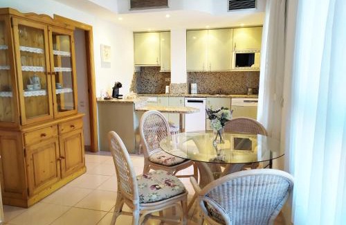 Ainsa Apartamento | Las Tres Sorores
