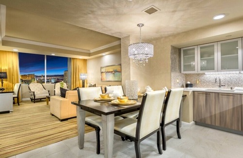 Winchester Villa | Las Vegas Luxury Large 1 BR Villa for a memorable vacation or business trip.
