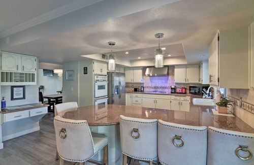 Rancho Oakey Casa | Las Vegas House w / Pool & Hot Tub - 1 Mile to Strip