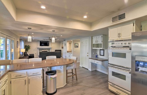 Rancho Oakey Casa | Las Vegas House w / Pool & Hot Tub - 1 Mile to Strip