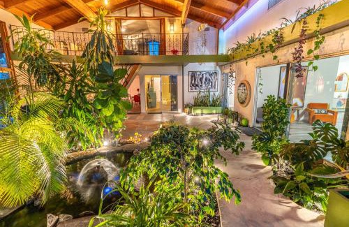 Paradise Casa | Las Vegas Oasis Home Primary