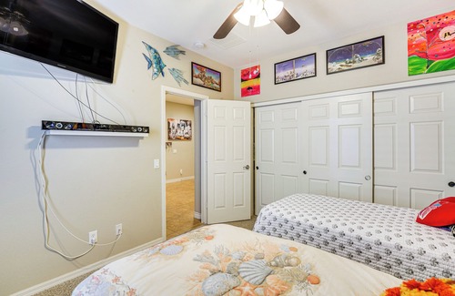 Silverstone Ranch Casa | Las Vegas Retreat w/Gas Grill & Mountain Views!