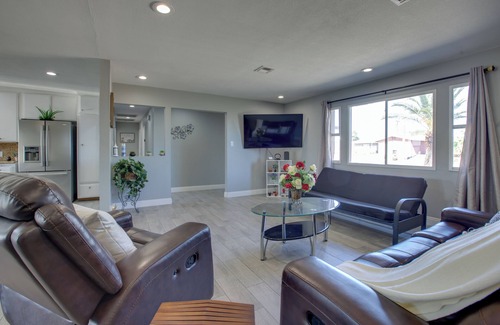 Las Vegas Cabaña | Las Vegas Retreat w/ Yard < 5 Mi to Strip!