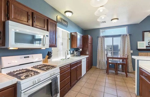 Black Mountain Casa | Retiro de Las Vegas con RV / Boat Parking