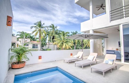 Bucerías Apartamento | LAS VUELTAS - 2 Minutes to Beach w/Pool, Patio & Grill