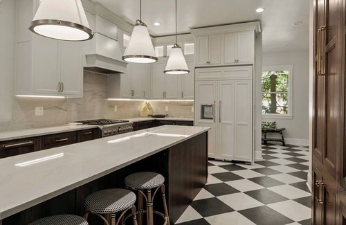 Hamilton Casa | LAST MINUTE DEAL FOR AWARD WINNING COPPER KING MOUNTAIN MANSION AT DEEP DISCOUNT