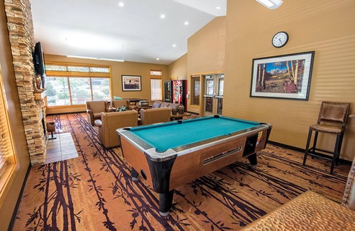 McCall Complejo | Last minute getaway! Head to the mountains!