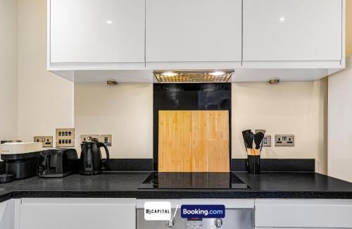 Finchley Church End Apartamento | Last-Minute Specials l 1 Bed Apt, Luxury Balcony By Capital Retreats Short Lets & Serviced Accommodation in Colindale With Free WiFi