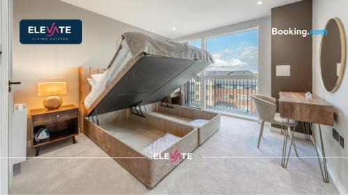 Cricklewood Apartamento | LAST-MINUTE SPECIALS l ELEGANT HOUSE l WEMBLEY STADIUM LOCATION, FREE PARKING, 5 MIN TO BRENT CROSS WEST STATION, SLEEPS Up to 6 l Elevate Living Estates Short Lets Cricklewood & BRENT CROSS