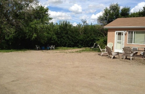Regina Beach Cabina | Regina Beach, Saskatchewan, Canadá - Last Mountain Getaways - Regina Beach, SK (LMG) - Unidades # 1 y # 2