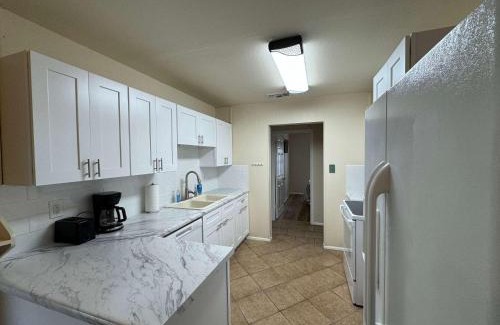 Lackland Terrace Casa | Latigo Haven - 7 mins to Lackland