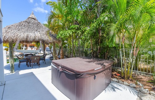 Summerland Key Casa | Latitude Adjustment – Canalfront 3BR w/ Hot Tub, Tiki Hut & Boating Access