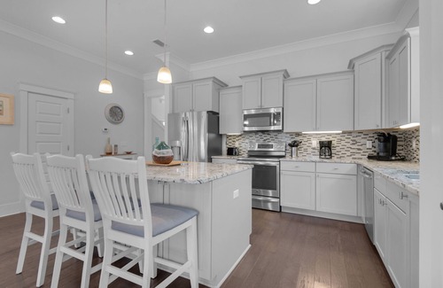 Navarre Beach Casa | “Latitude Adjustment “ Stunning Beach Home! Kayak/Paddleboard, Bikes, Pool