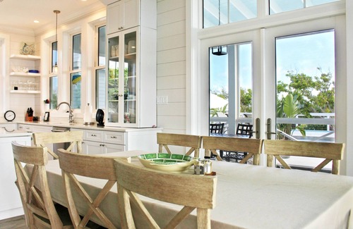 Hope Town Casa | Latitude Adjustment - The best of indoor-outdoor island living