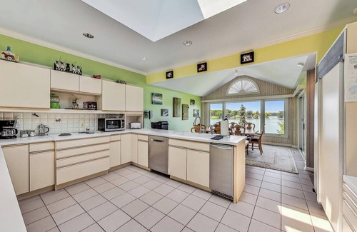 Lauderdale Lakes Casa | Lauderdale Lakefront Home, Sleeps 10