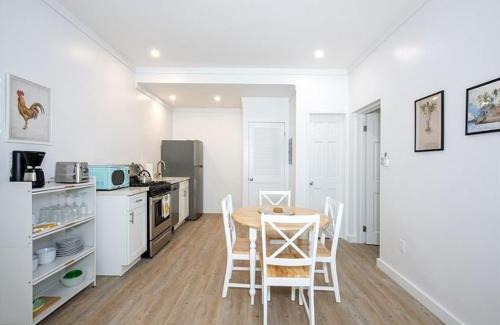 Governor's Harbour Apartamento | Laughing Bird 1BR #1 - Brand New Stylish Apartment, Pool, Beach condo