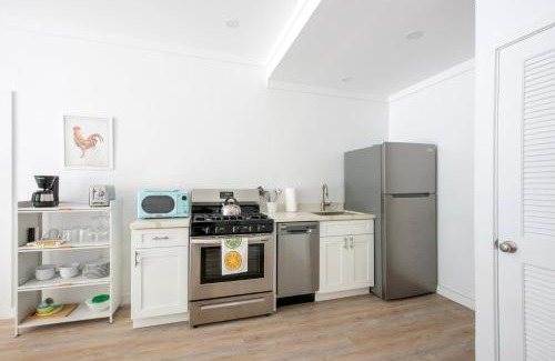 Governor's Harbour Apartamento | Laughing Bird 1BR #1 - Brand New Stylish Apartment, Pool, Beach condo