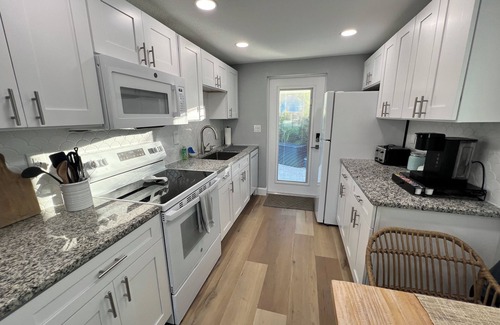 Englewood Cabaña | Laughing Gull at Shorebirds 3min walk to beach Sunsets! Kayaks Bikes and More!