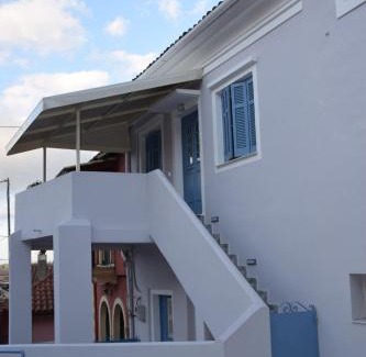 Sinarades Apartamento | Laundry House