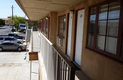Coalinga Hotel | Laura Lodge
