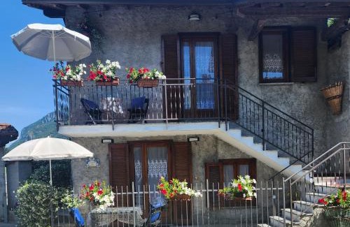Lierna Casa | Laura's House, a whole house with a lake view, 5 kilometers from Varenna