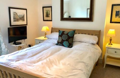 Upper Town Apartamento | Lauras Townhouse Apartments Lansdown Slope Townhouse