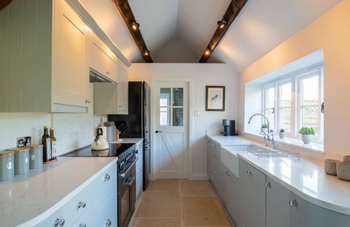 Coln St Aldwyns Cabaña | Laurel Cottage - sleeps 4 guests in 2 bedrooms