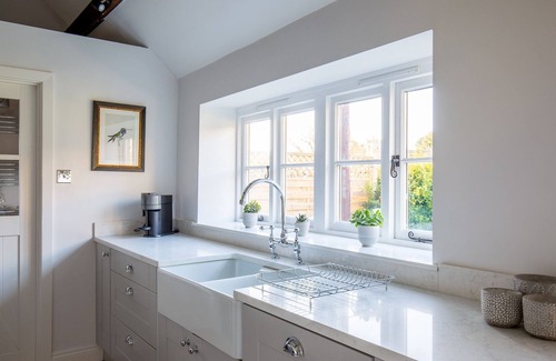 Coln St Aldwyns Cabaña | Laurel Cottage - sleeps 4 guests in 2 bedrooms