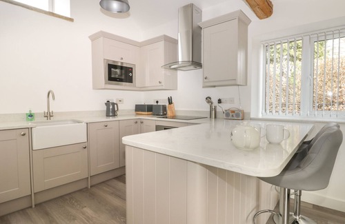 Malton Cabaña | LAUREL FARM, pet friendly, country holiday cottage in Rillington
