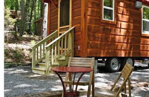 Clarkesville Cabina | Laurel Tiny Home at Bleu Canoe Campground