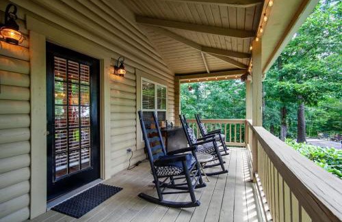 Townsend Casa | Laurel Valley Charmer with Grill and Golf Course Access