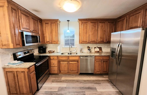 Thomasville Casa | Lauren's Retreat located less than 3 miles to downtown Thomasville.