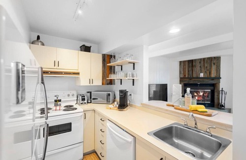 Mont-Tremblant Apartamento | Laurentian Retreat with Views of Mont-Tremblant