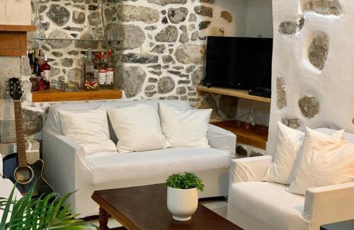 Mandraki Apartamento | Lava House