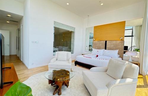 Pantai Tengah Apartamento | Lavanya Sea View Penthouse with Sky Pool