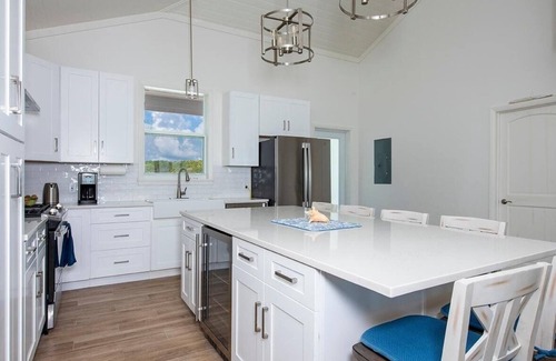 Governor's Harbour Casa | Lavender Beach House 2 Bedroom Home