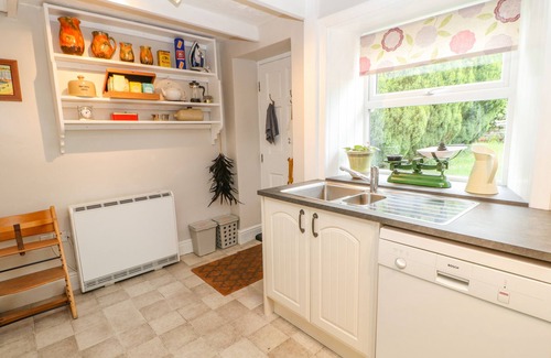 Wolsingham Cabaña | LAVENDER COTTAGE, pet friendly, with open fire in Wolsingham