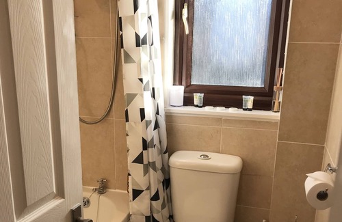 Sowerby Casa | LAVENDER COTTAGE, pet friendly with free private parking in Thirsk