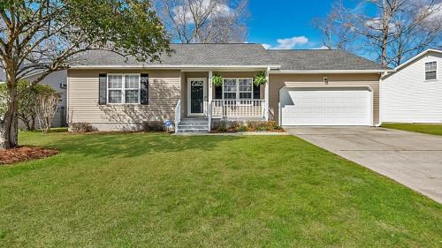 North Charleston Casa | Lavender Escape, Near The Airport & Restaurants