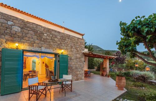 Riglia Apartamento | Lavender Garden Retreat - Secluded Seaside Getaway