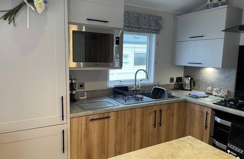 Hamworthy Casa | Lavender super front row sea view caravan at Rockley Park, Poole Harbour, Dorset