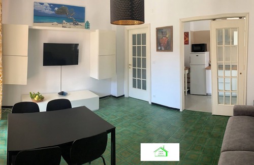 Rapallo Apartamento | Lavi House with Box
